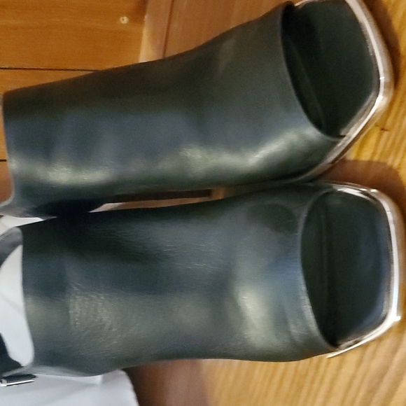 Steve Madden heels - Picture 2 of 3